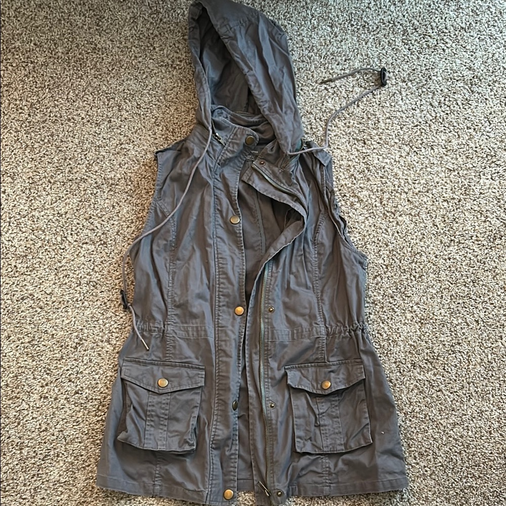 Market & Spruce Charcoal Hooded Vest